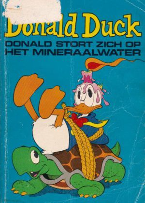 Donald stort zich op het mineraalwater (Pocket-uitgave)